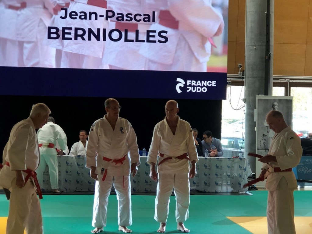 Image de l'actu 'Remise Brétigny sur Orge 7ème DAN Jean-Pascal BERNIOLLES'